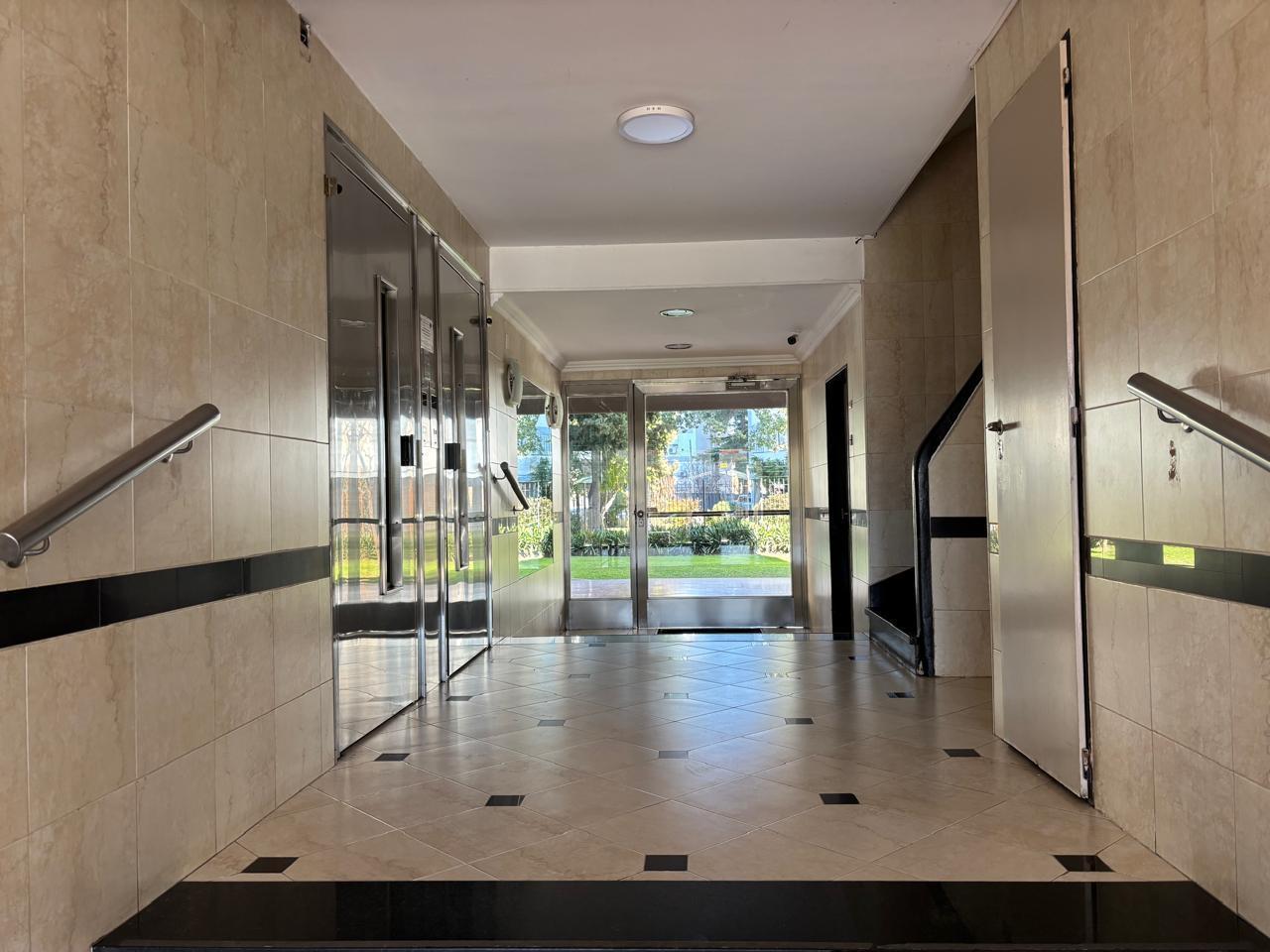 Foto de Venta departamento en San Isidro sobre Av. Marquez ., imagen 3