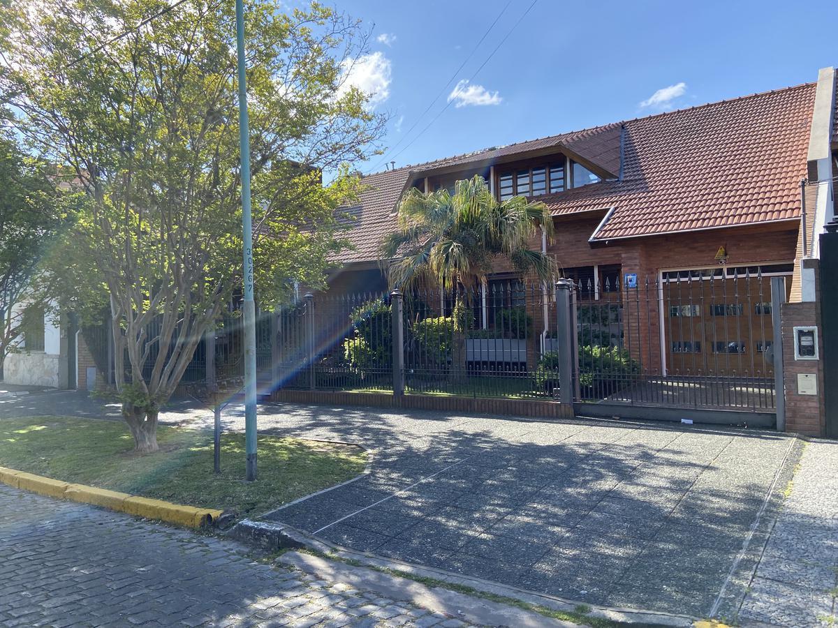 Hermoso Chalet de 4 Dorm. en Dos Plantas Mas Dependencias 1