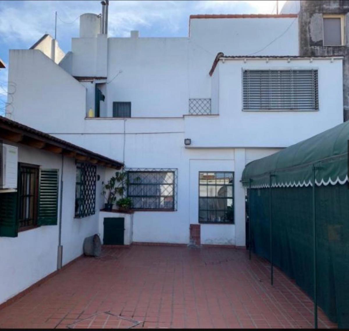 Casa de 6 Ambiente en Dos Plantas 5