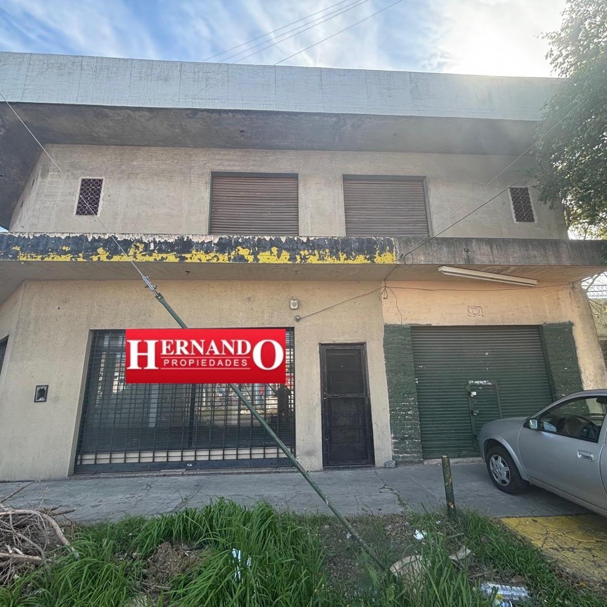 EXCELENTE ESQUINA COMERCIAL CON VIVIENDA