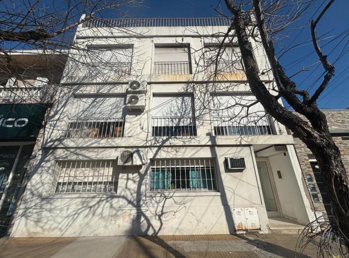 Departamento DE 3 AMBIENTES EN BANFIELD OESTE