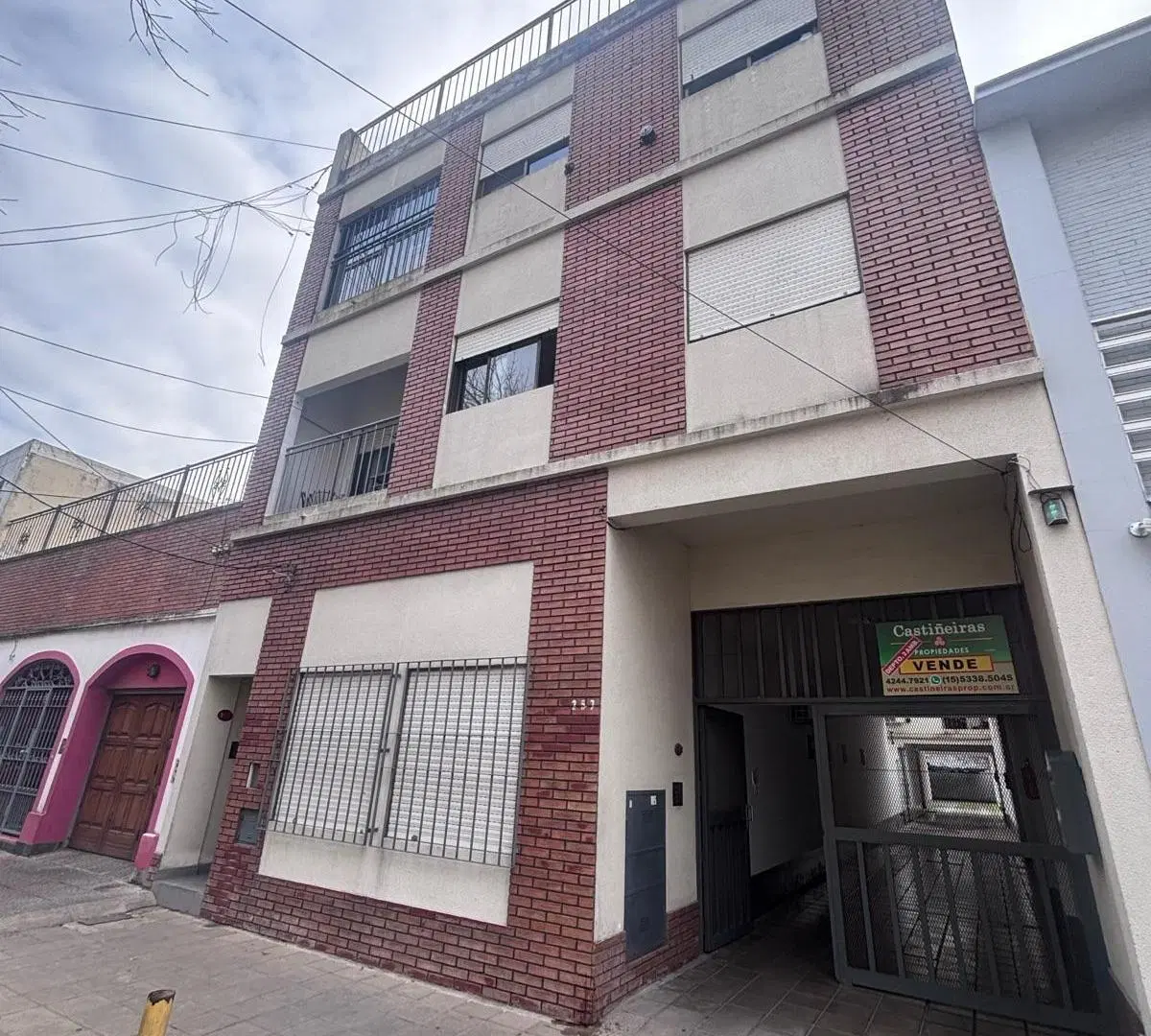 Depto 2 ambientes con patio 3
