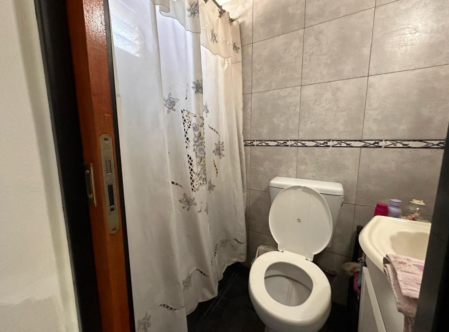 Foto de Casa de 4 amb y 2 cocheras en Banfield Oeste, imagen 4