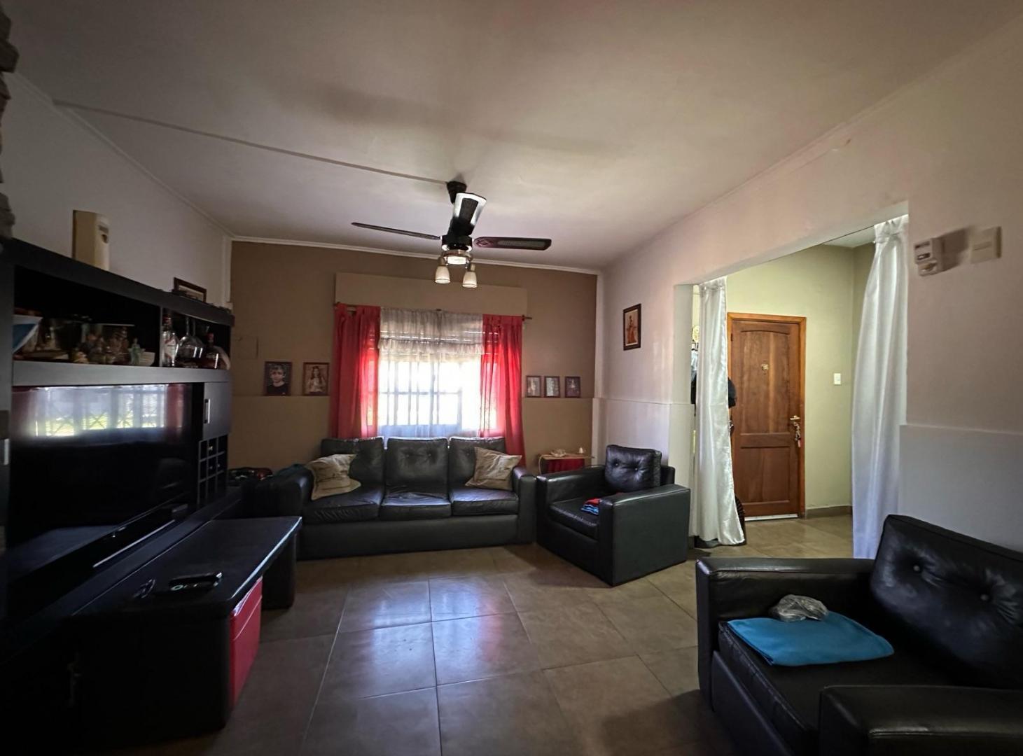 Foto de Casa de 4 amb y 2 cocheras en Banfield Oeste, imagen 3