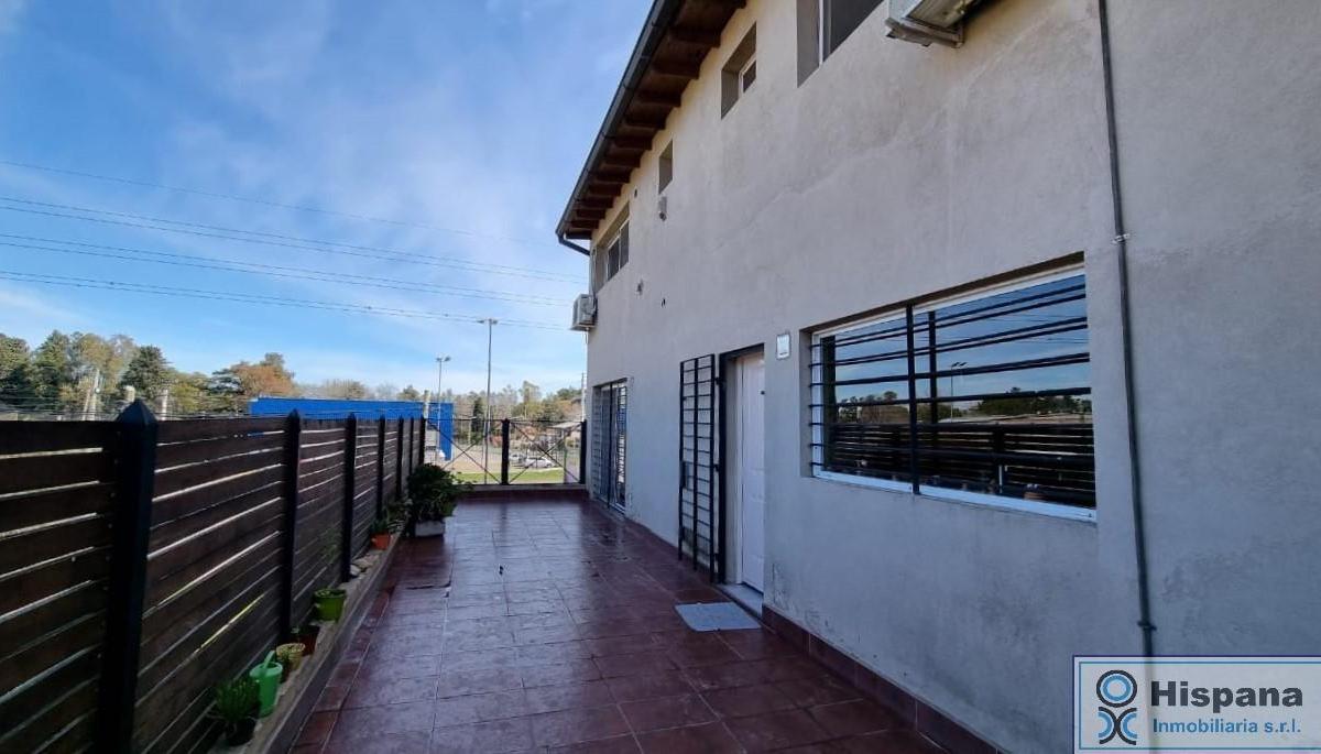 Excelente Oportunidad Para Inversores! Venta en Bloque, Múltiples Rentas 5 Locales y 3 Duplex 2