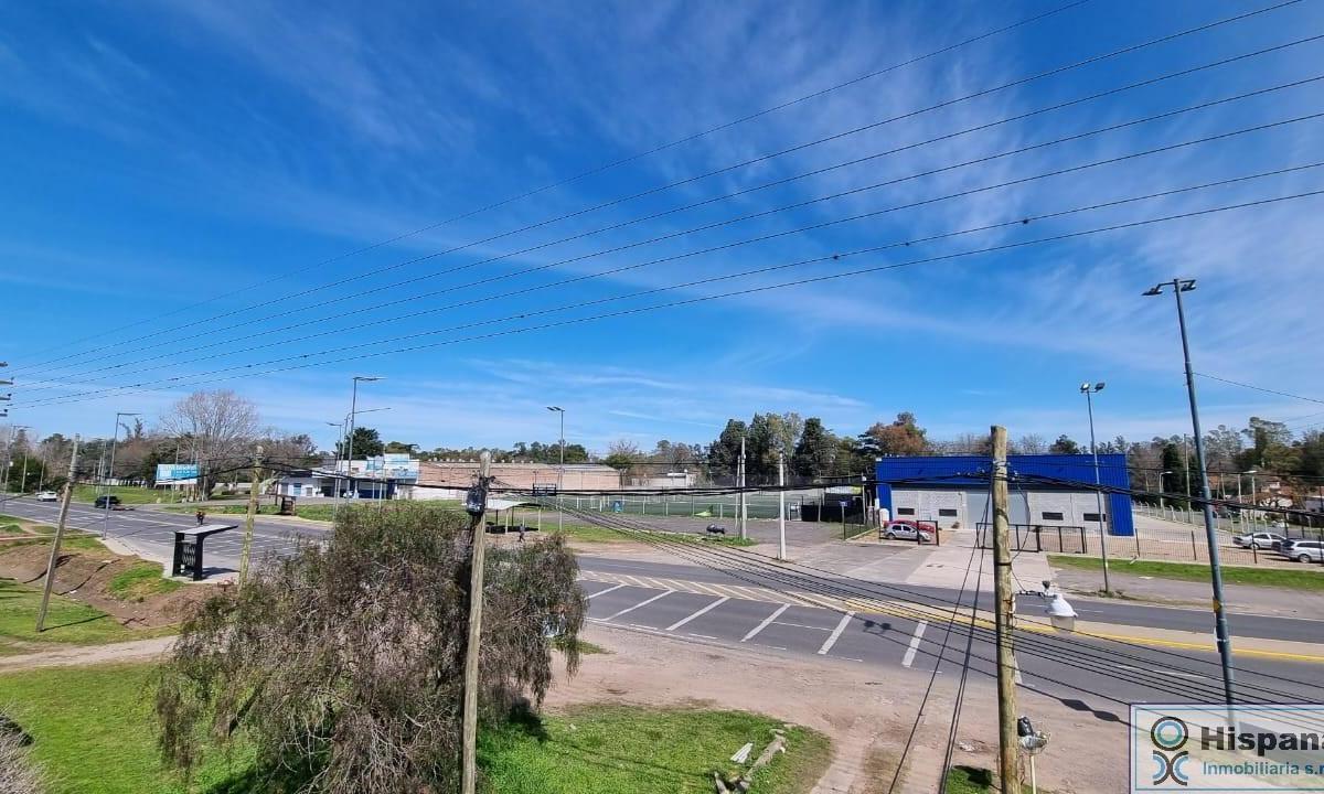 Excelente Oportunidad Para Inversores! Venta en Bloque, Múltiples Rentas 5 Locales y 3 Duplex. 4
