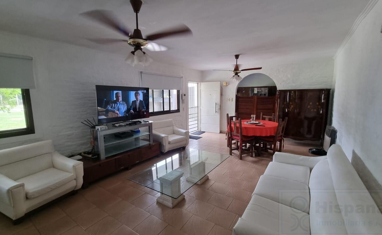 Foto de Casa quinta en venta sobre la calle Lisandro de la Torre. Del Viso, imagen 1