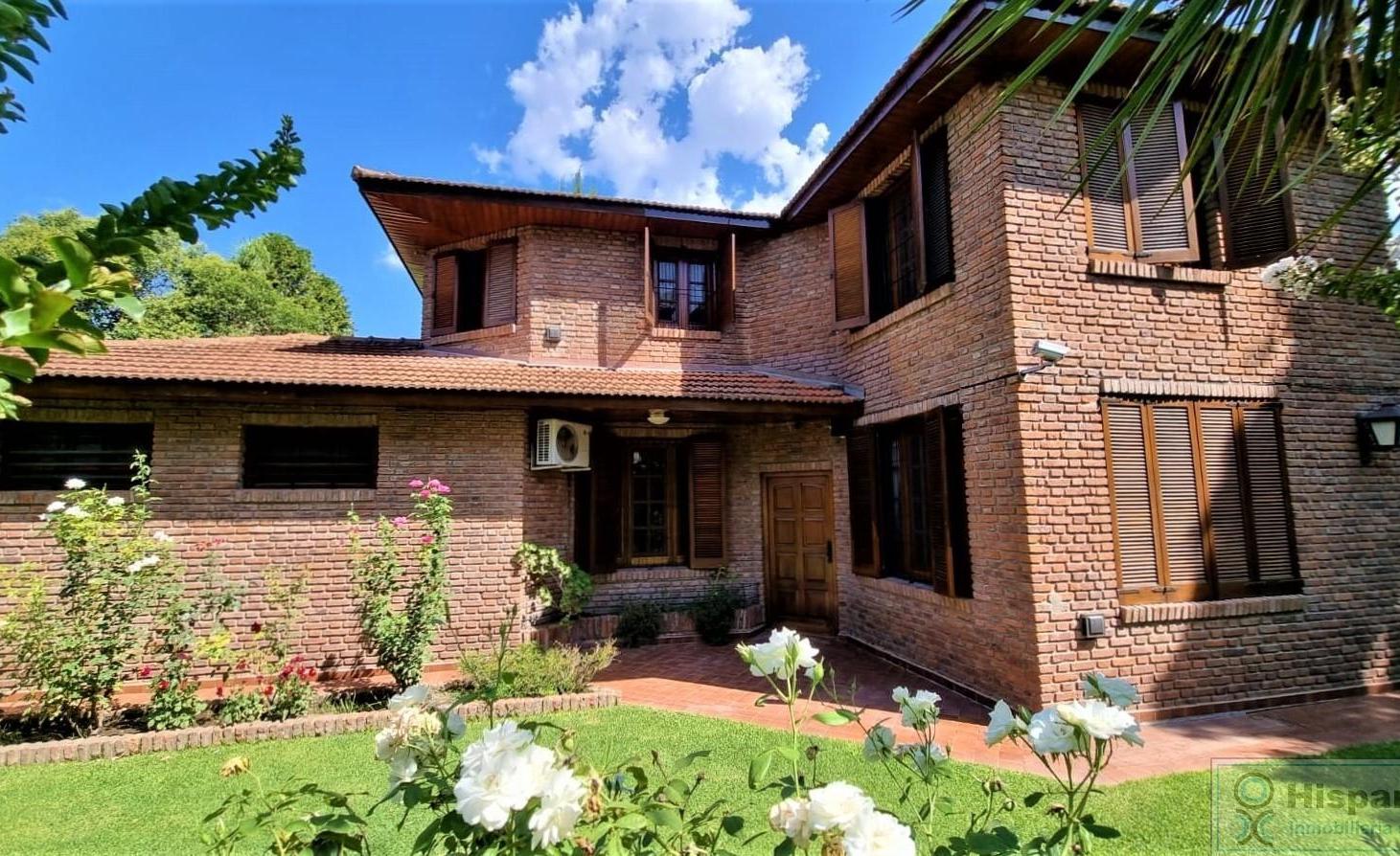 Excelente casa en venta, APTA CREDITO. RETASADA. Lisandro de la Torre esquina Necochea.