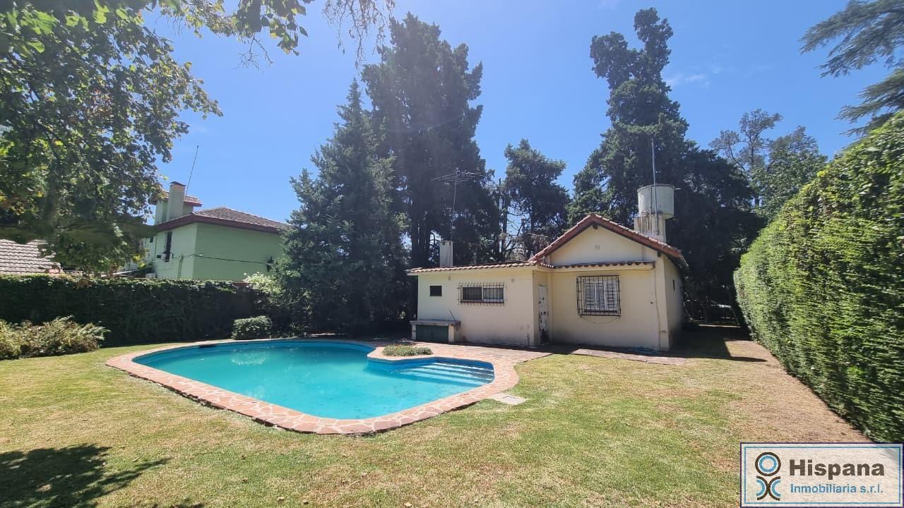 Casa en venta con pileta, sobre la calle Lisandro de la Torre, Del Viso, Pilar.