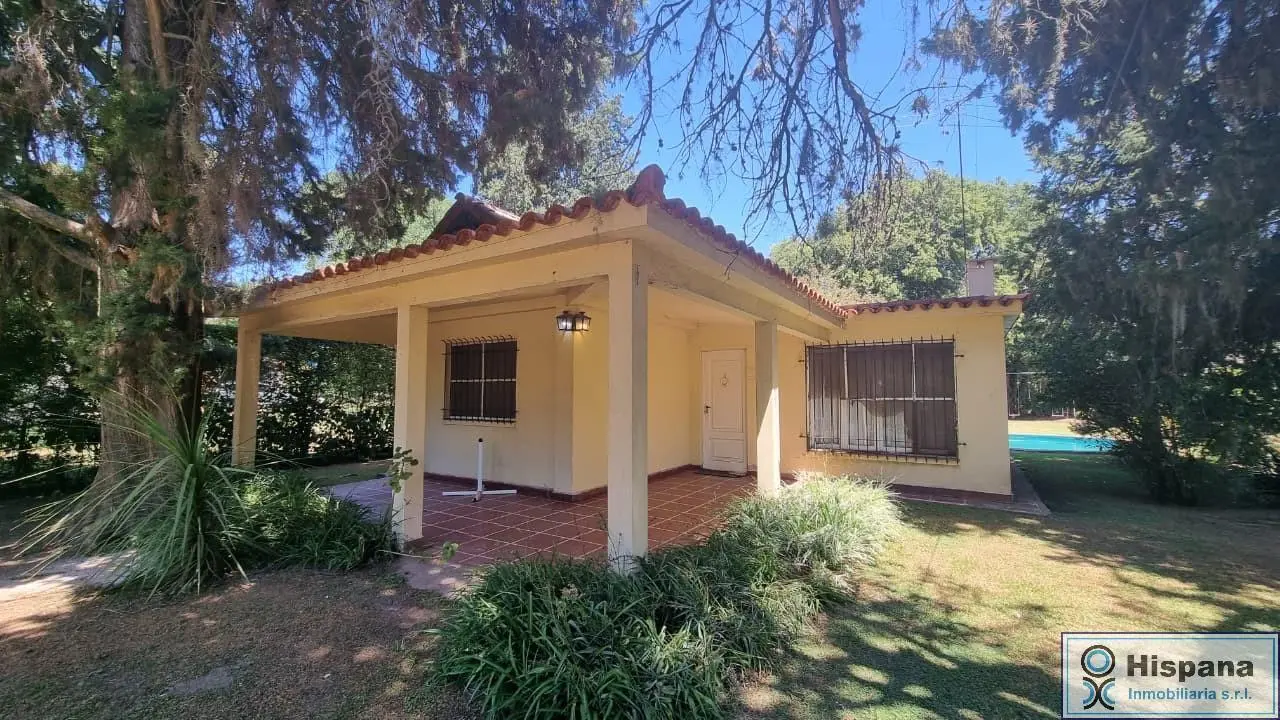 Casa en venta con pileta, sobre la calle Lisandro de la Torre, Del Viso, Pilar. 4