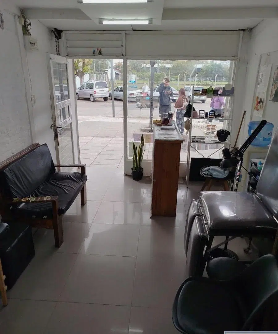 Local en alquiler con excelente ubicación en el centro de Del Viso, Pilar 5