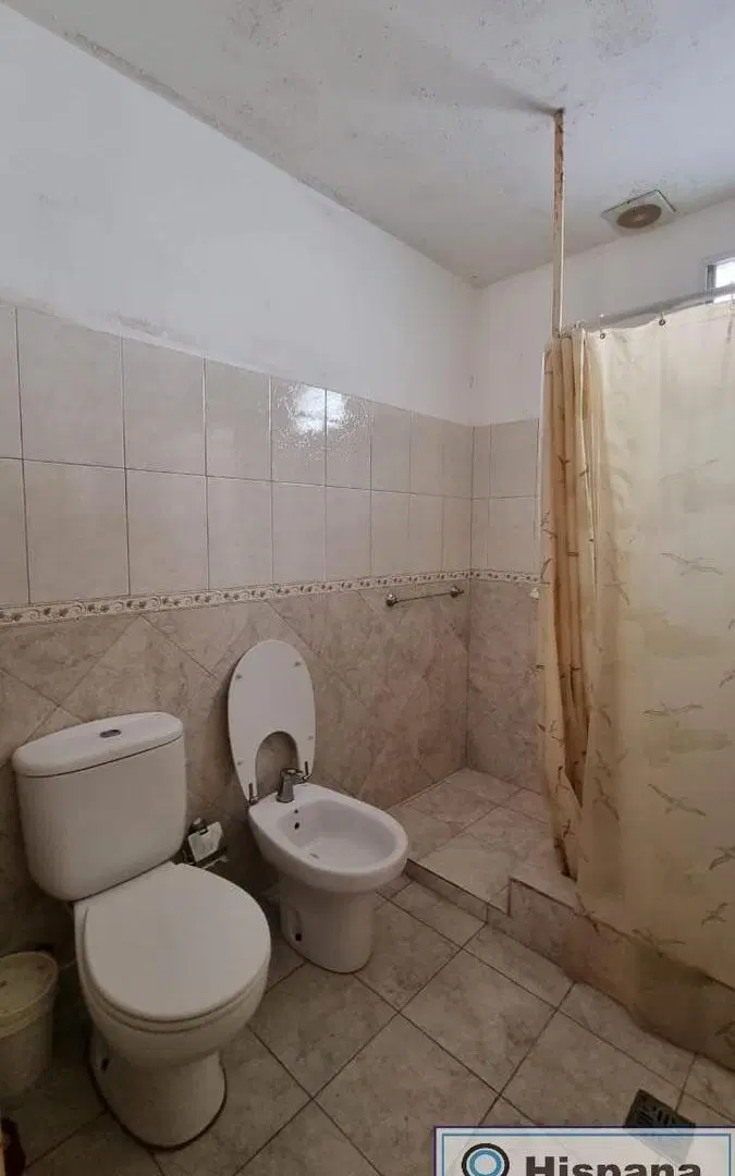 Casa en venta sobre la calle Las Acacias, en el Barrio La Lonja, Pilar. RETASADA 5