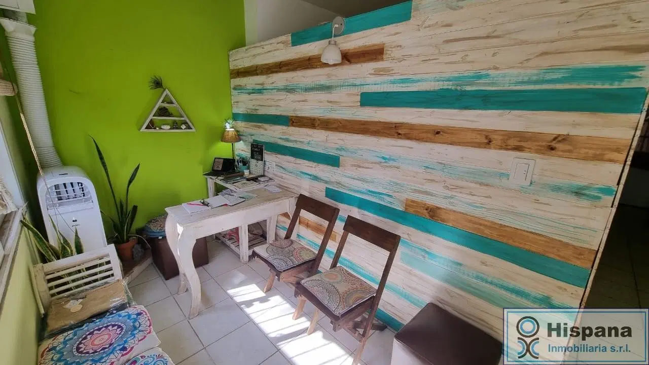 Casa en venta en el Barrio De Vicenzo Chico, Pilar. IMPECABLE ACCESO A PANAMERICANA! 2