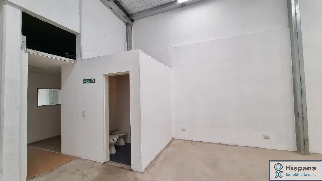 Excelente local en alquiler sobre ex Ruta 8, Umberto Illia, Tortuguitas. 3