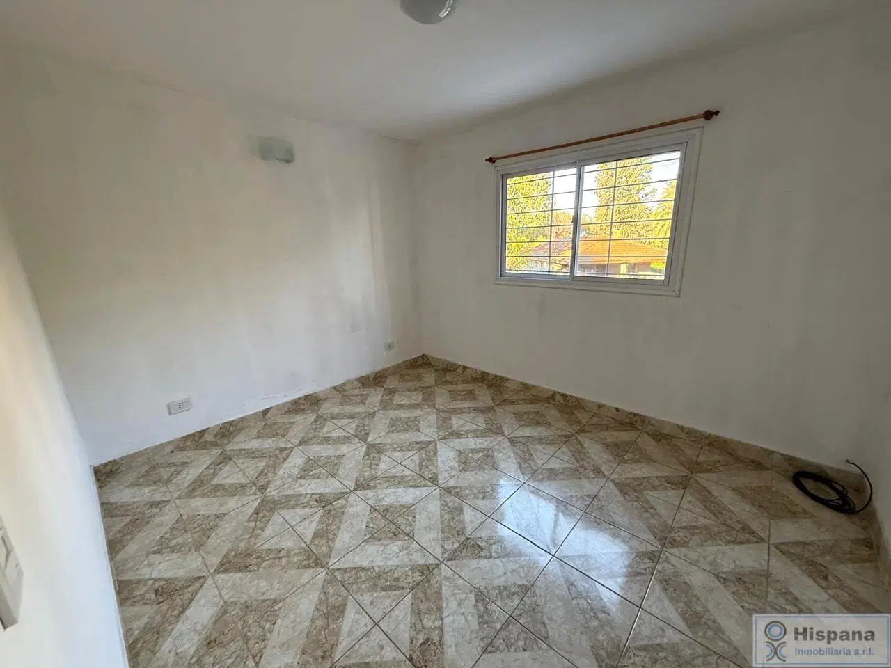 Excelente DÚPLEX en alquiler!! Sobre la calle Domingo French. Barrio Abierto Parque Udaondo. 2