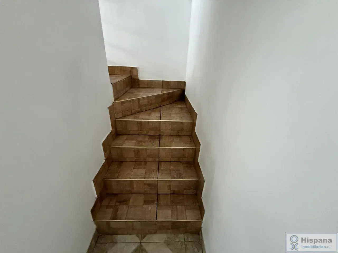 Excelente DÚPLEX en alquiler!! Sobre la calle Domingo French. Barrio Abierto Parque Udaondo. 8