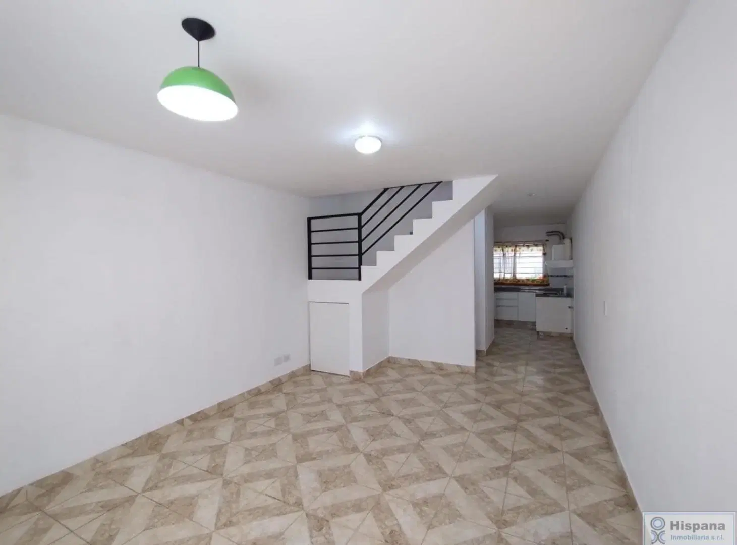 Excelente DÚPLEX en alquiler!! Sobre la calle Domingo French. Barrio Abierto Parque Udaondo. 3