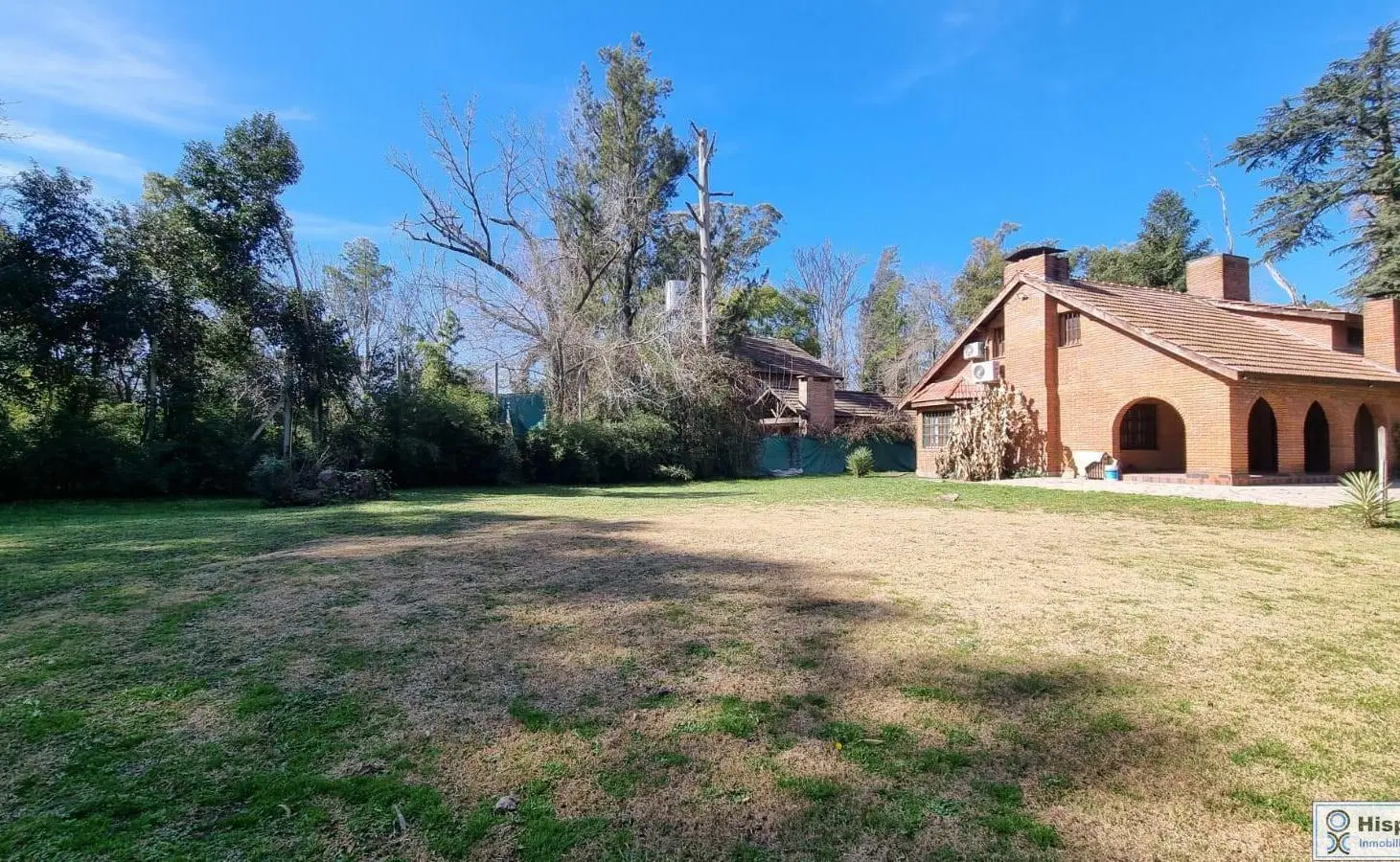 Casa en alquiler, con hermoso parque. Sobre la calle Gutiérrez, en del Del Viso, Pilar! 4