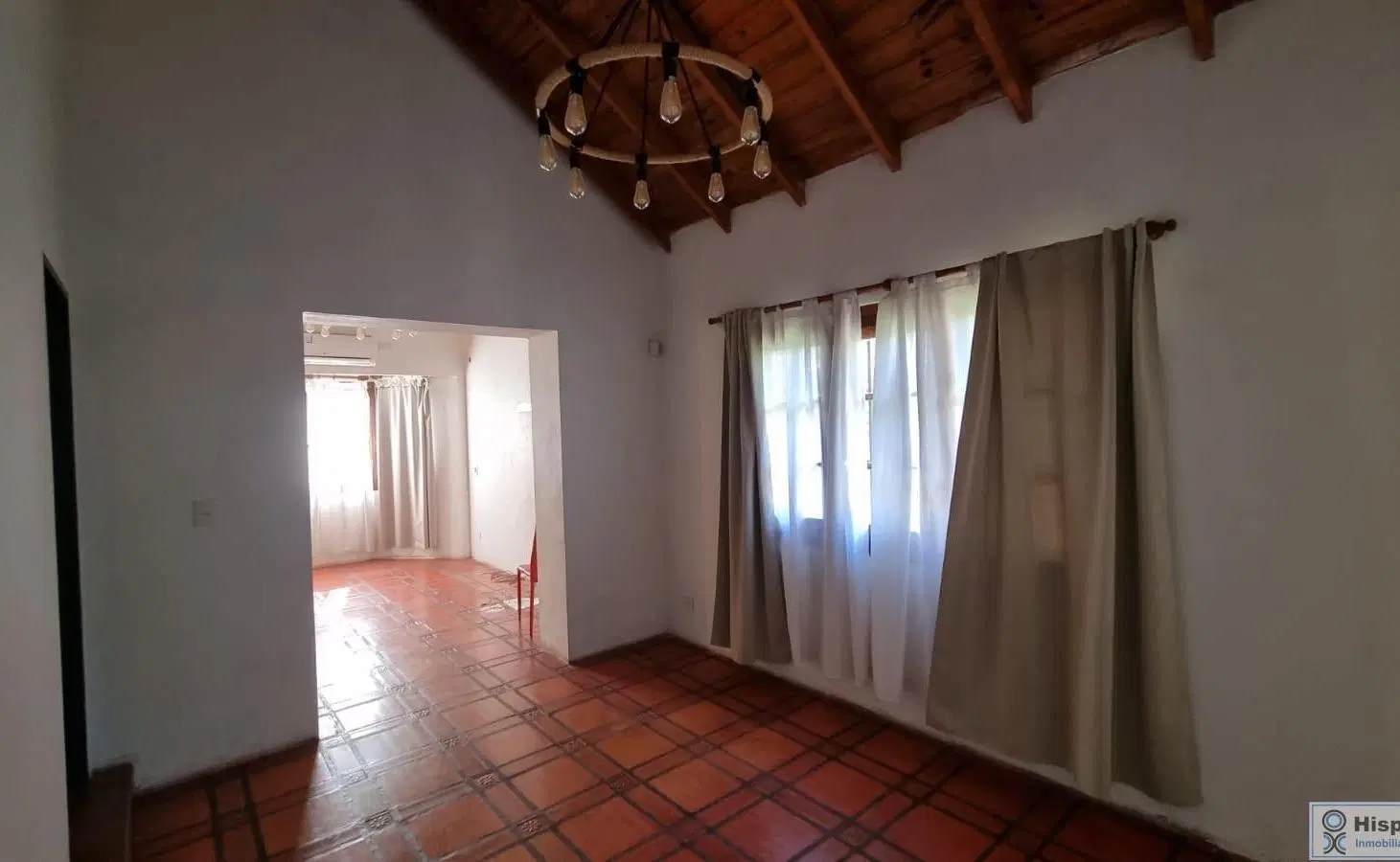 Casa en alquiler, con hermoso parque. Sobre la calle Gutiérrez, en del Del Viso, Pilar! 5