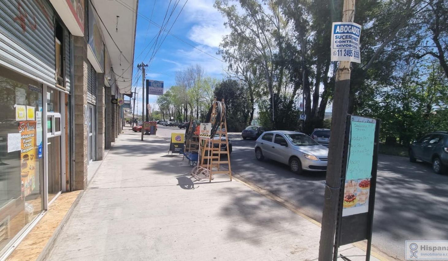 Foto de Excelente local en alquilar, sobre la calle Gonnet. En el centro, imagen 2
