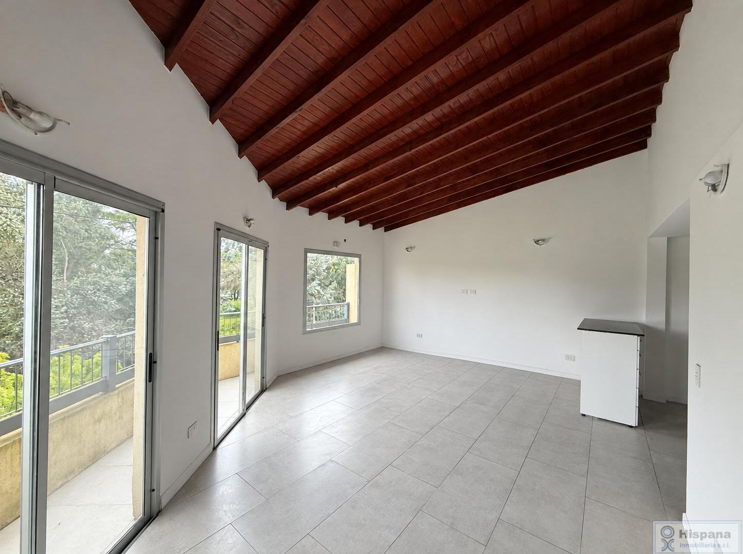 Foto de Hermoso departamento tipo dúplex en alquiler sobre la calle Los, imagen 2
