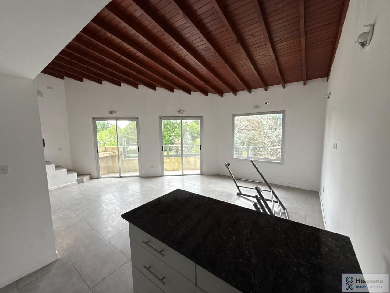 Foto de Hermoso departamento tipo dúplex en alquiler sobre la calle Los, imagen 3