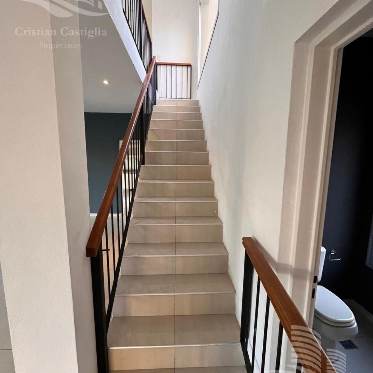 Venta - Casa 4 Ambientes, Jardin, Pileta - Santa Catalina, Villanueva, Tigre 1