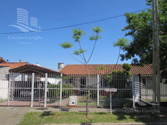 Casa con Jardín a la Venta en Valentín Alsina 3