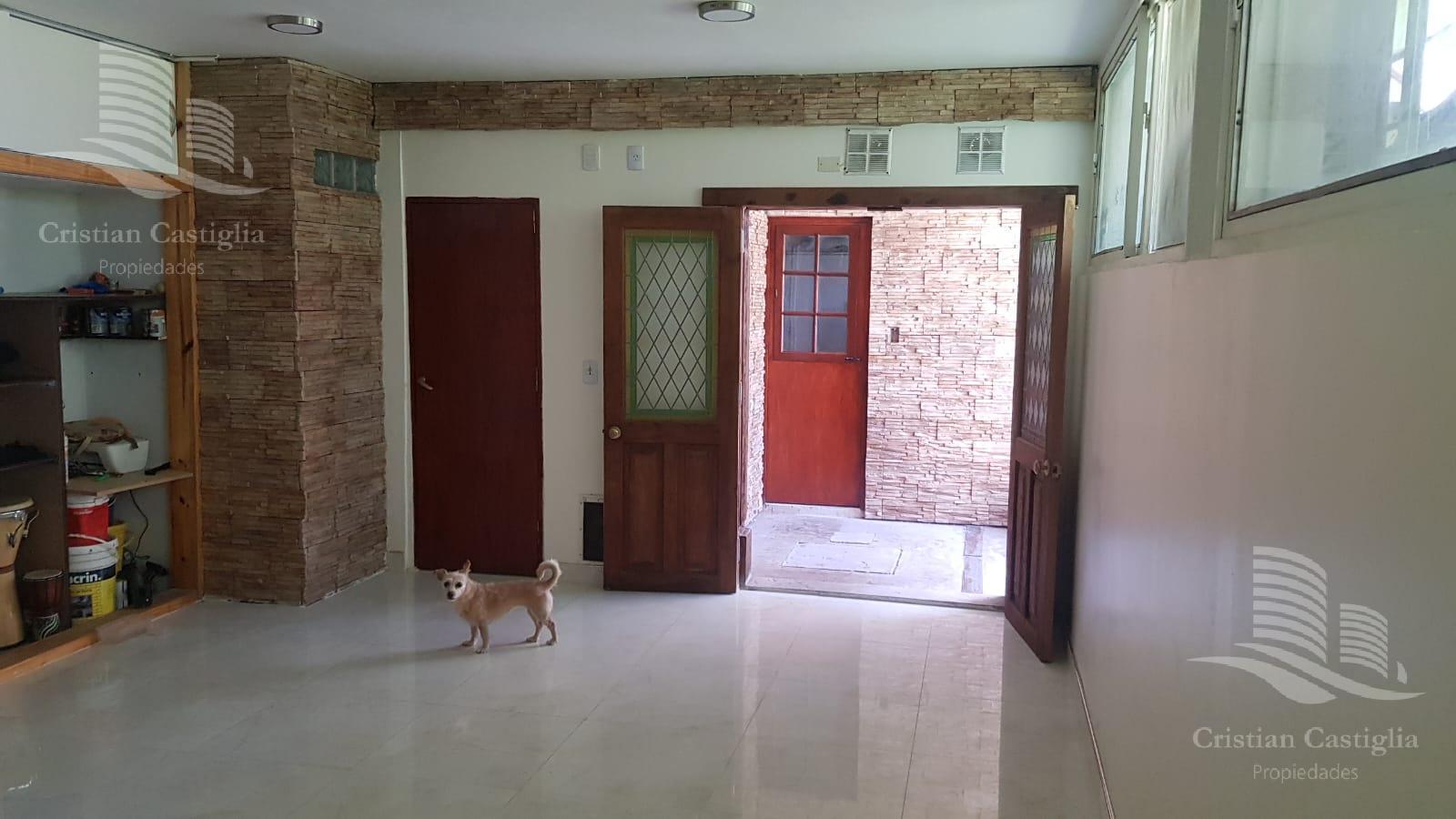 Foto de Casa en Venta en VILLA MARTELLI Barrio Parque con gran jardin, imagen 2