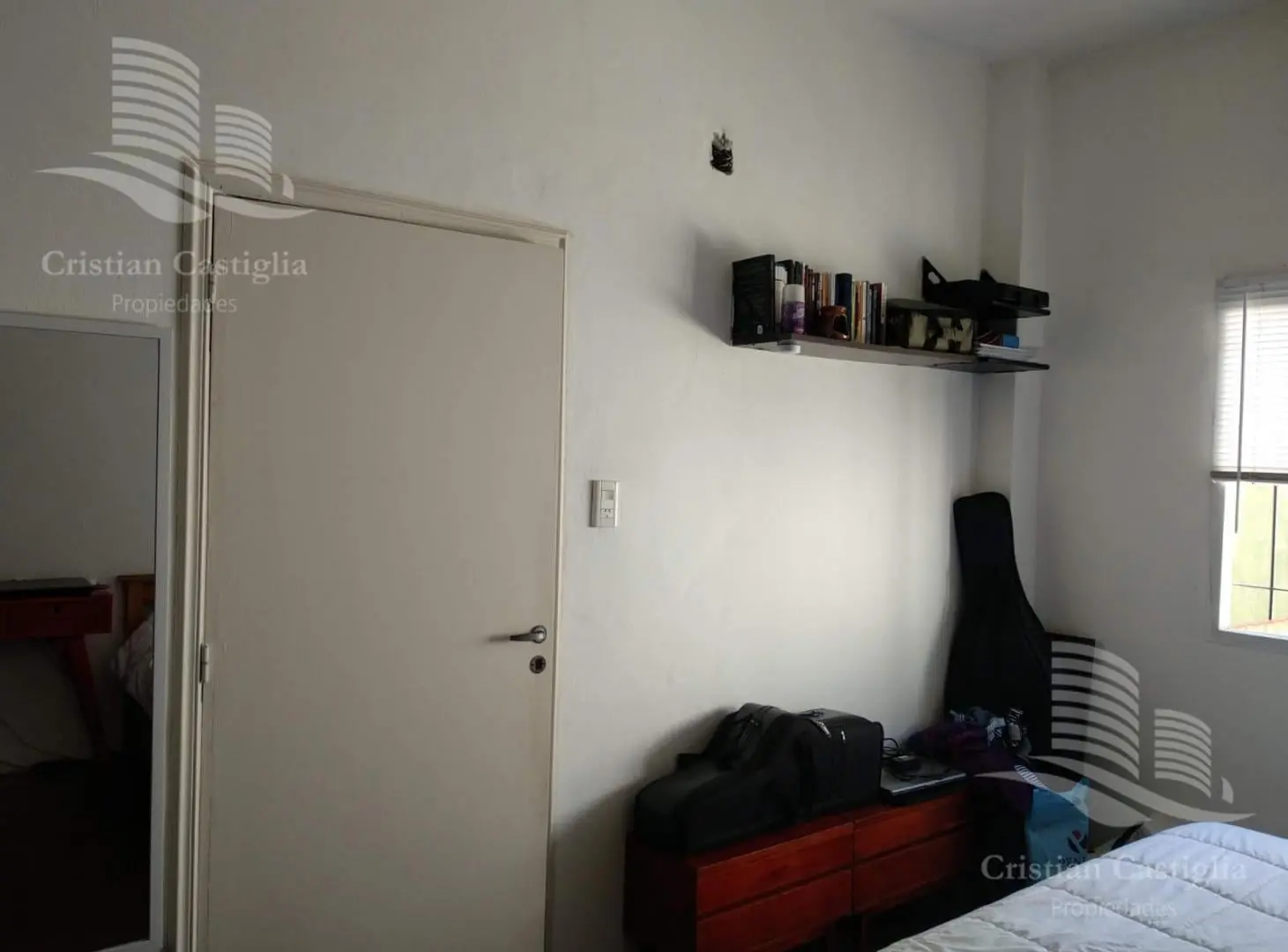 Casa al frente con cochera 4