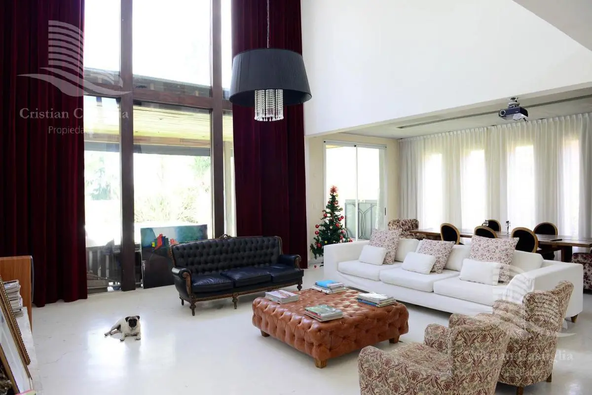 Venta - Casa 5/Cinco Ambientes, Jardín, Pileta - Santa Catalina, Villanueva 1