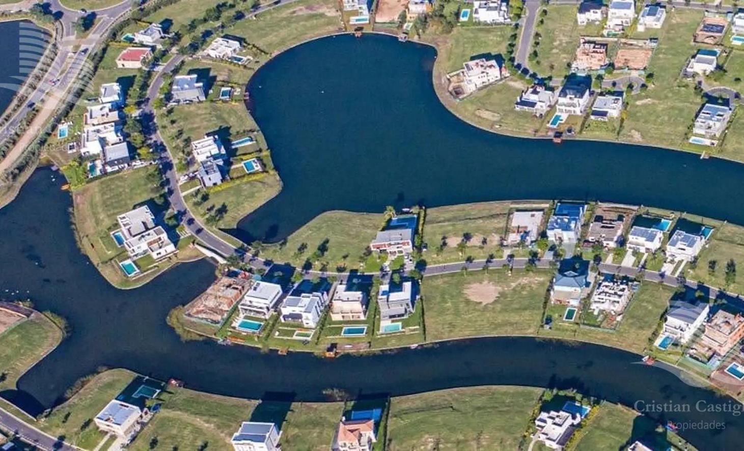 Terreno en Barrio Amarras - Puertos del Lago
