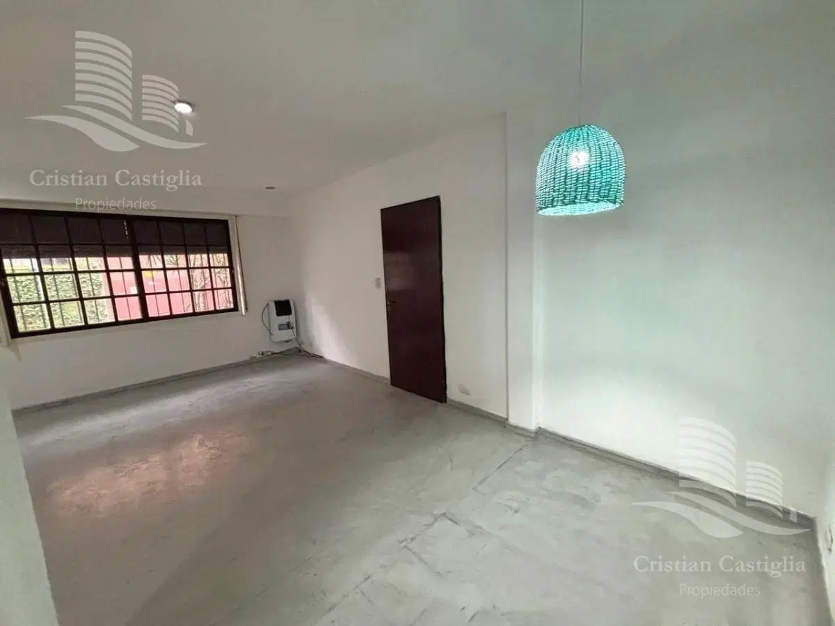 Casa 4 Ambientes en Venta en Olivos 2