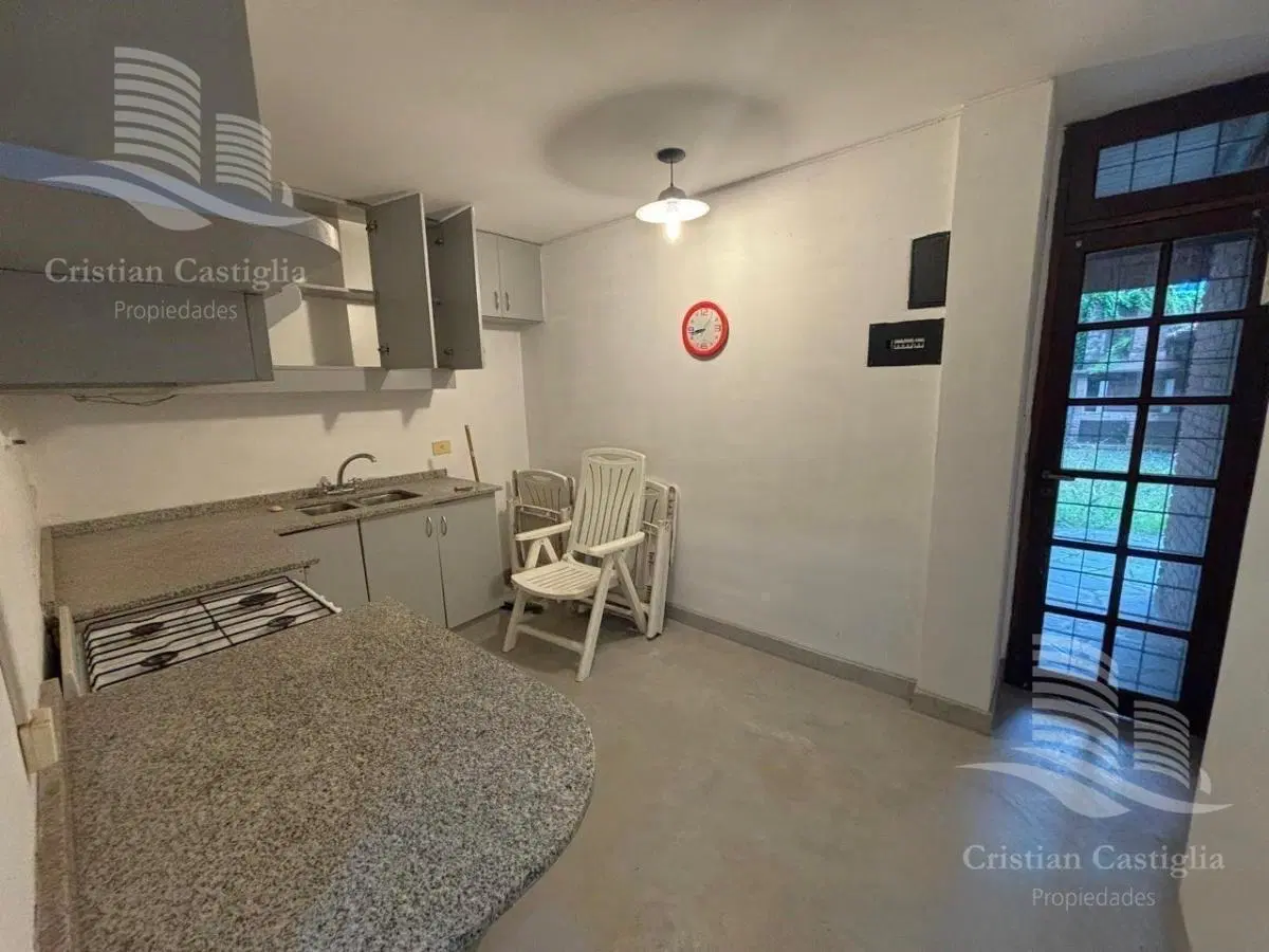 Casa 4 Ambientes en Venta en Olivos 5