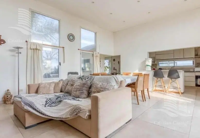 Venta Casa 5 ambientes San Sebastián 2