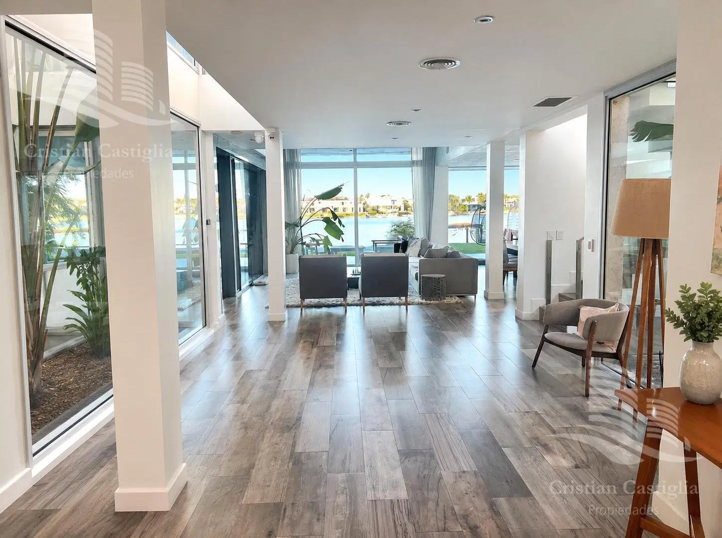 Casa en primera línea al Lago Central - Cabos del Lago, Nordelta. 2