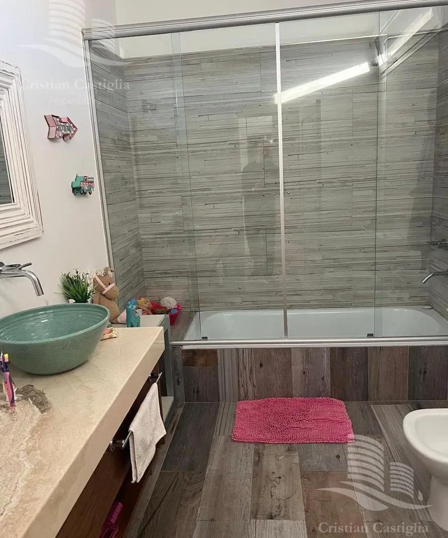 Casa en primera línea al Lago Central - Cabos del Lago, Nordelta. 8