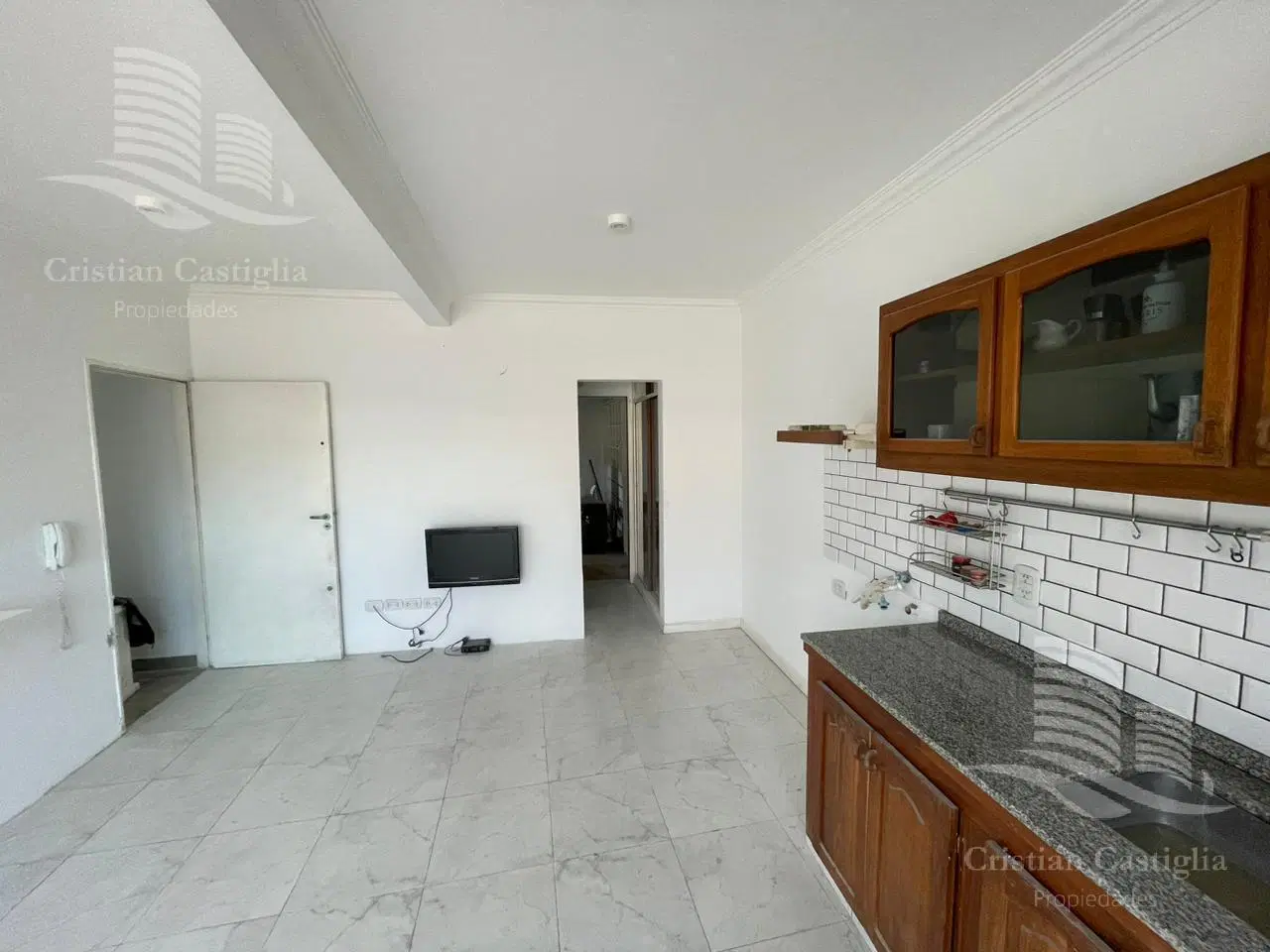 Departamento de 2 Ambientes en Alquiler en Av. Perón 2600 2