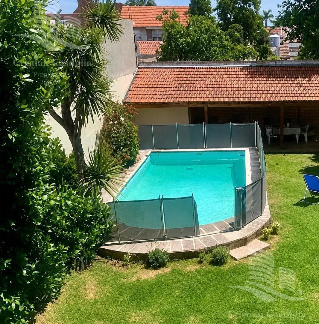 Casa en 6 Ambientes con 2 Cocheras en Venta en Boulogne 8