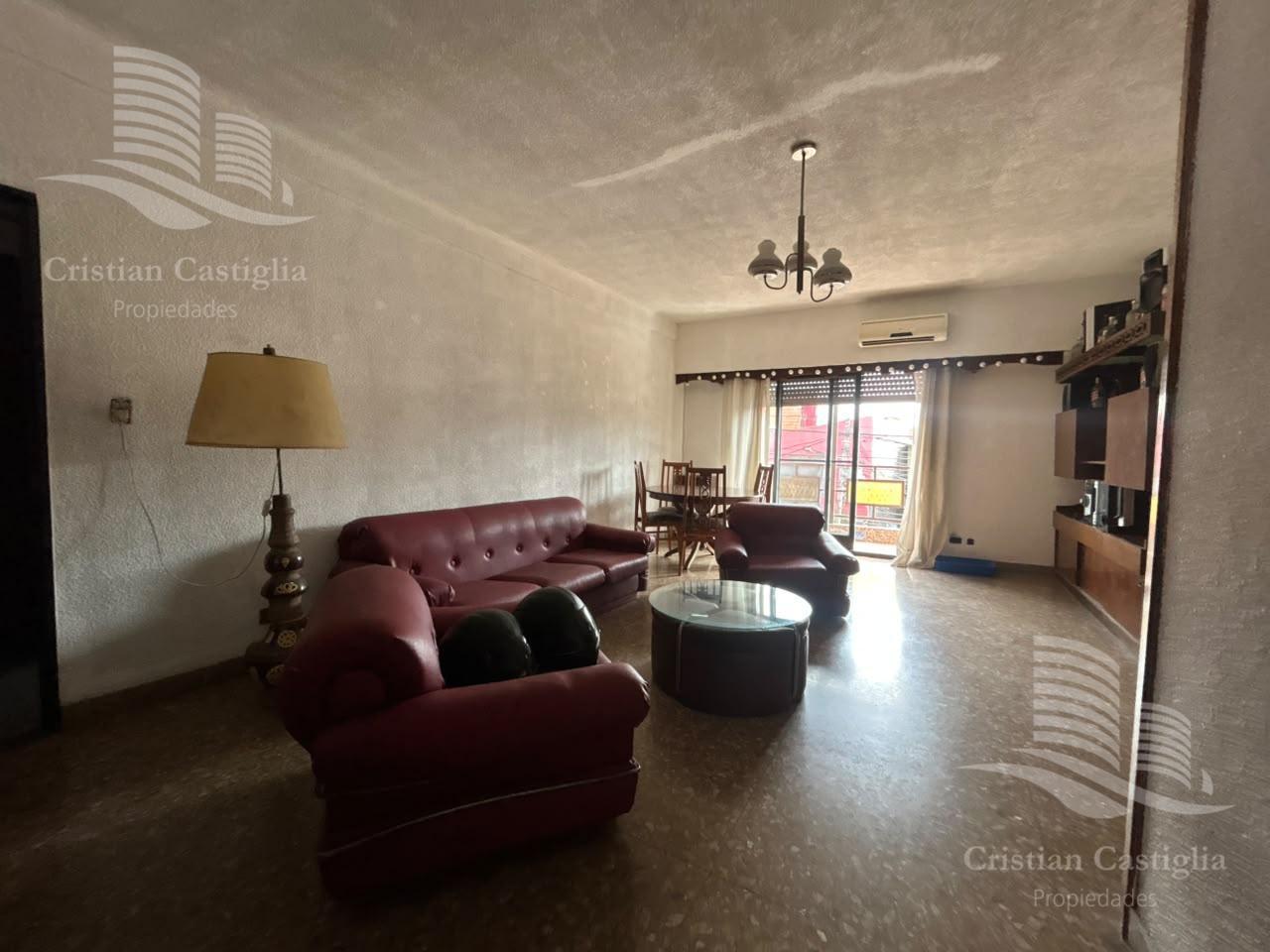 Foto de Casa Multifamiliar Con 2 Locales al Frente en Olivos, imagen 1