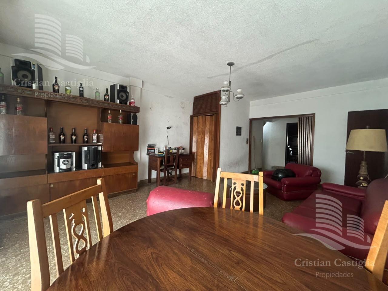 Foto de Casa Multifamiliar Con 2 Locales al Frente en Olivos, imagen 3