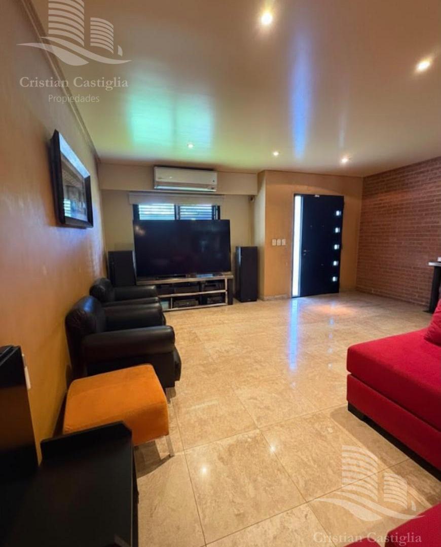Foto de Casa 6 Ambientes Desarrollada en 2 Plantas en Villa Lugano, imagen 4