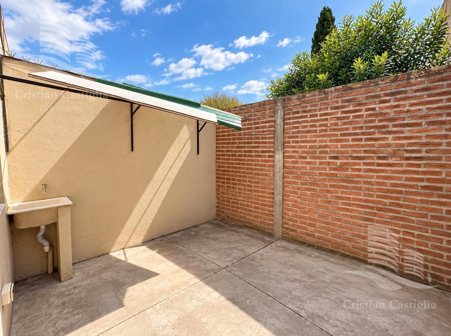 Foto de PH 3 Ambientes con Patio en Alquiler en Boulogne, imagen 1