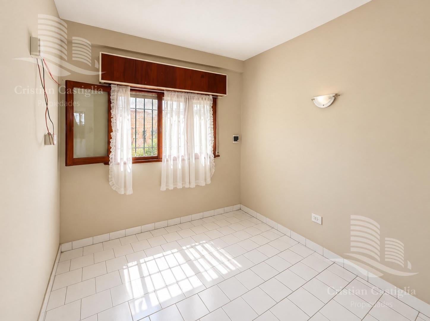 Foto de PH 3 Ambientes con Patio en Alquiler en Boulogne, imagen 2