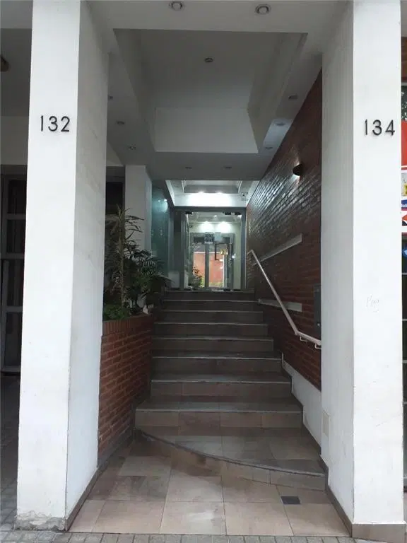ALQUILER DE DEPARTAMENTO DE 1 AMBIENTE EN CENTRO DE RAMOS MEJIA 2