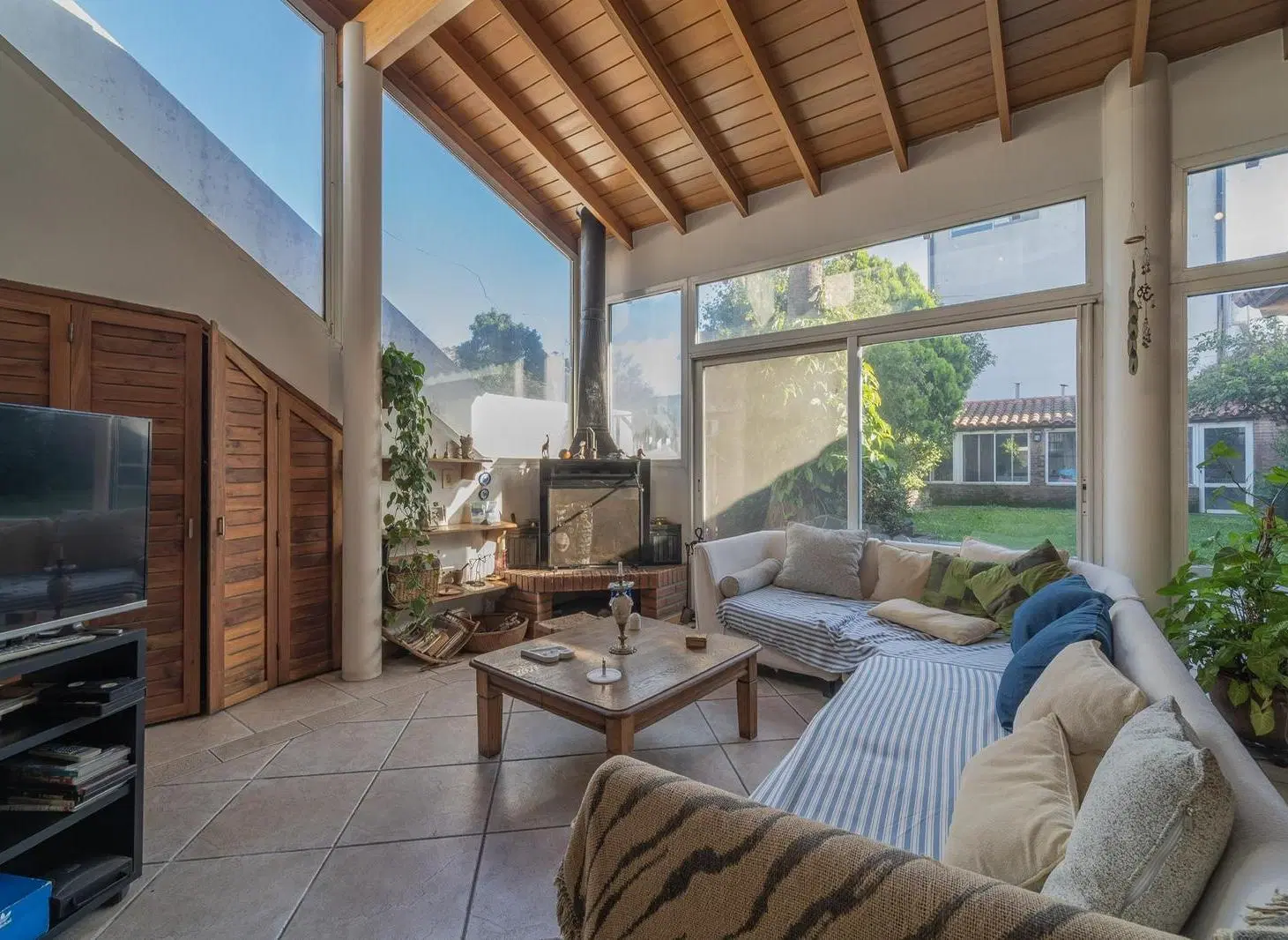 VENTA DE CASA EN CIUDADELA 5