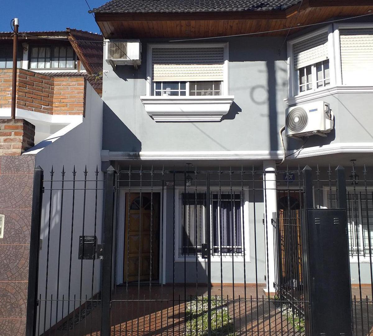 VENTA DE TRIPLEX 4 AMBIENTES