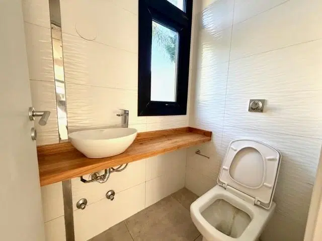 Departamento en Venta  4 Ambientes Ramos Mejía, jardín y Patio propio parrilla pileta lavadero 5