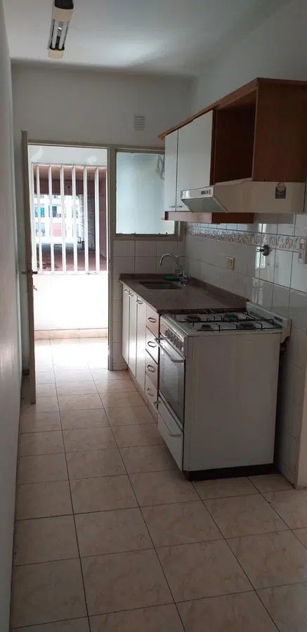 ALQUILER DE DEPARTAMENTO DE 2 AMBIENTES EN CENTRO DE RAMOS MEJIA 2