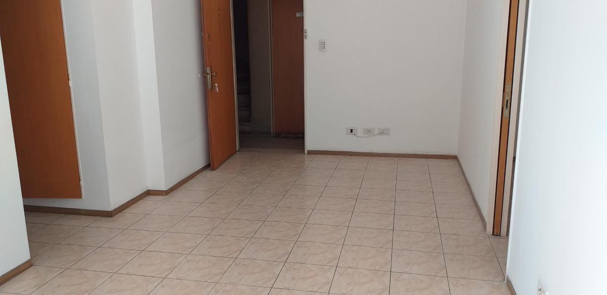 ALQUILER DE DEPARTAMENTO DE 2 AMBIENTES EN CENTRO DE RAMOS MEJIA